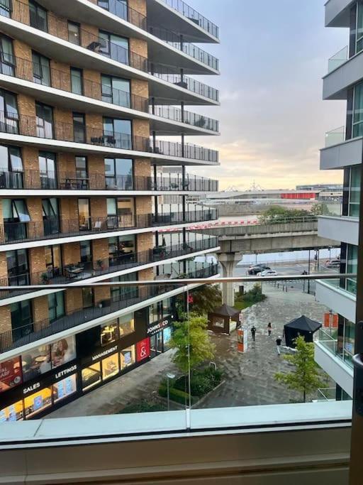 Stylish Apartment Docklands London Exteriör bild